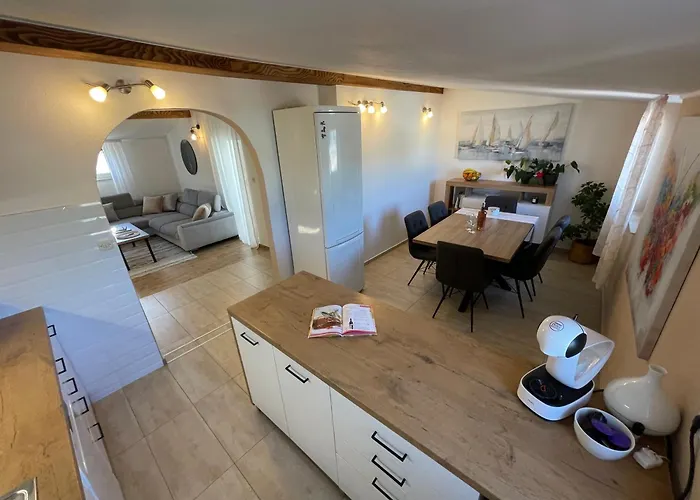 Sunset Apartment Split