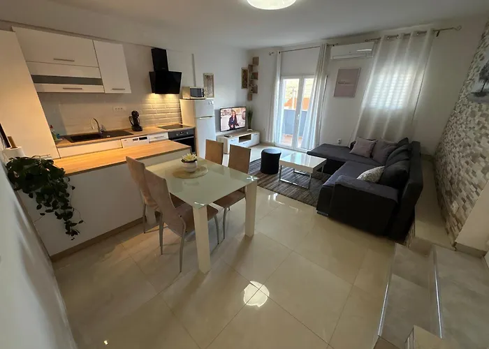 Sunset Apartment Split