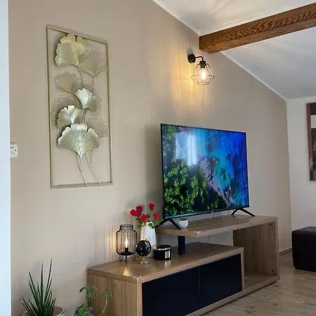 Sunset Apartment Split